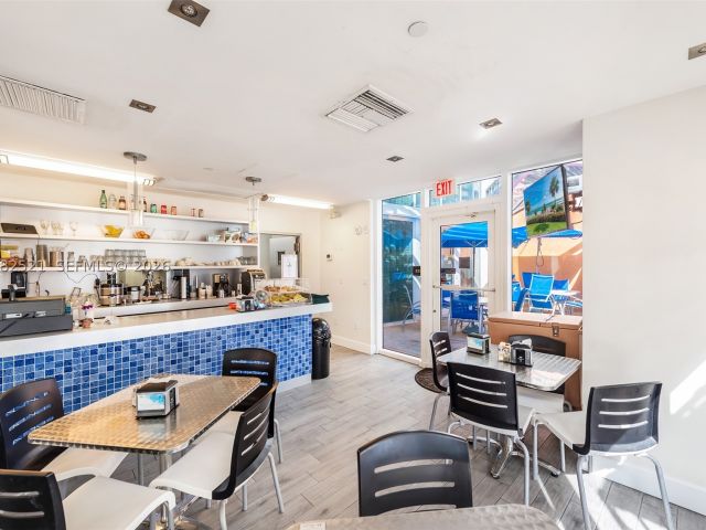 2-bedroom condo for rent in Sunny Isles Beach - 19333 Collins Ave 706 - MondialRealty