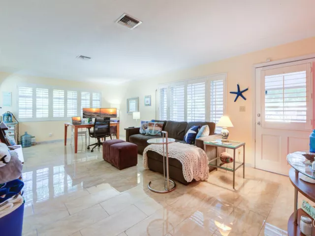 3-bedroom home for sale in Pompano Beach - 226 NE 13th Avenue - MondialRealty