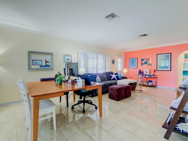 3-bedroom home for sale in Pompano Beach - 226 NE 13th Avenue - MondialRealty