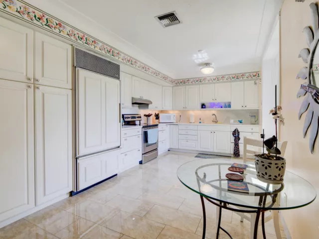 3-bedroom home for sale in Pompano Beach - 226 NE 13th Avenue - MondialRealty