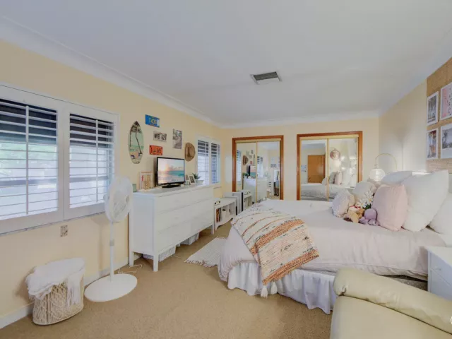 3-bedroom home for sale in Pompano Beach - 226 NE 13th Avenue - MondialRealty