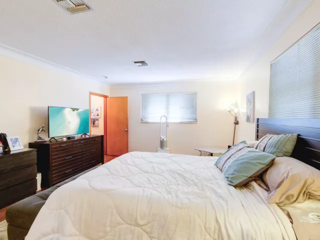 3-bedroom home for sale in Pompano Beach - 226 NE 13th Avenue - MondialRealty