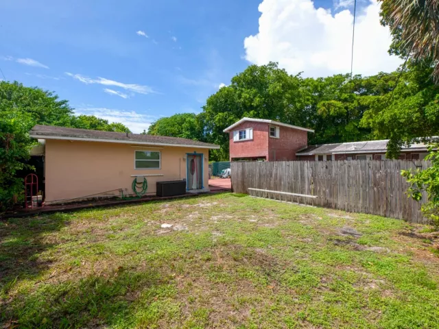 3-bedroom home for sale in Pompano Beach - 226 NE 13th Avenue - MondialRealty