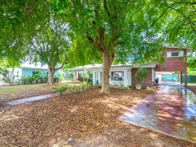3-bedroom home for sale in Pompano Beach - 226 NE 13th Avenue - MondialRealty