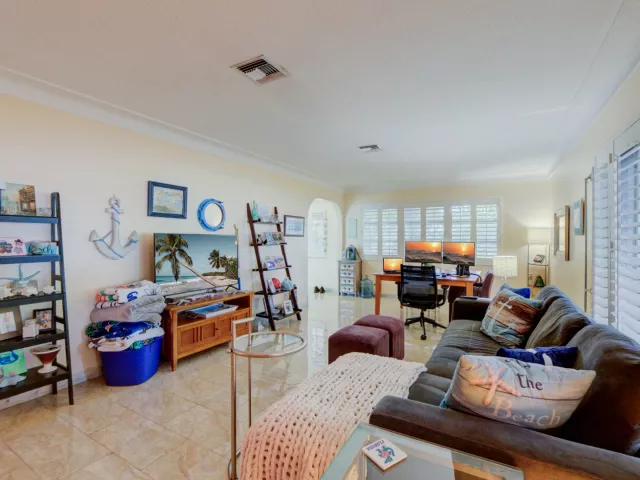 3-bedroom home for sale in Pompano Beach - 226 NE 13th Avenue - MondialRealty