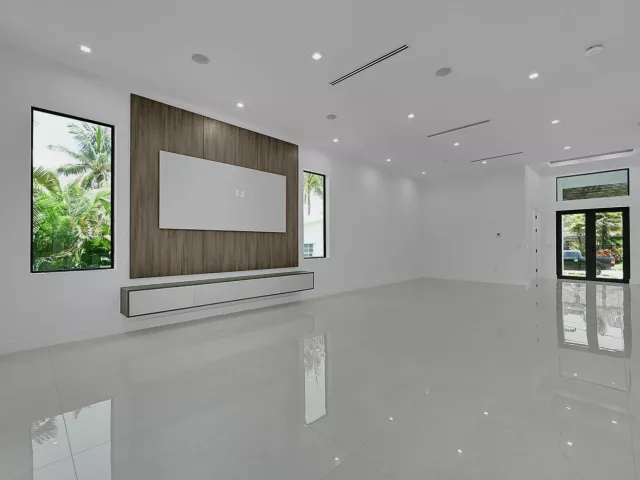 3-bedroom home for sale in Fort Lauderdale - 656 NW 21st Street - MondialRealty