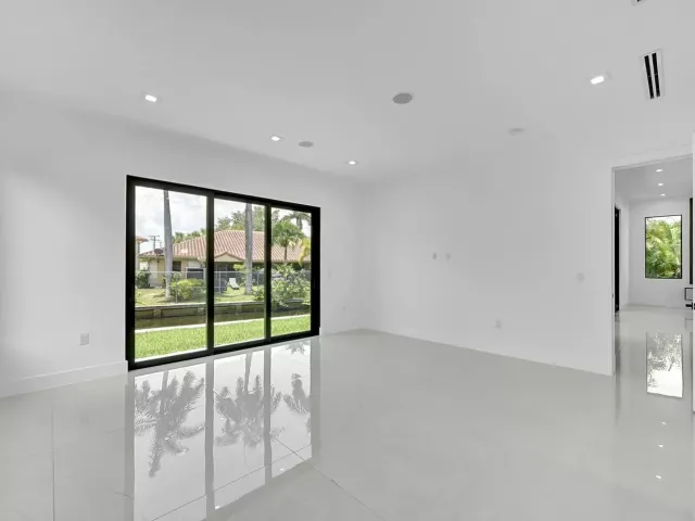 3-bedroom home for sale in Fort Lauderdale - 656 NW 21st Street - MondialRealty