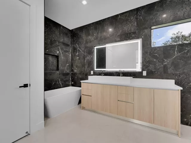 3-bedroom home for sale in Fort Lauderdale - 656 NW 21st Street - MondialRealty