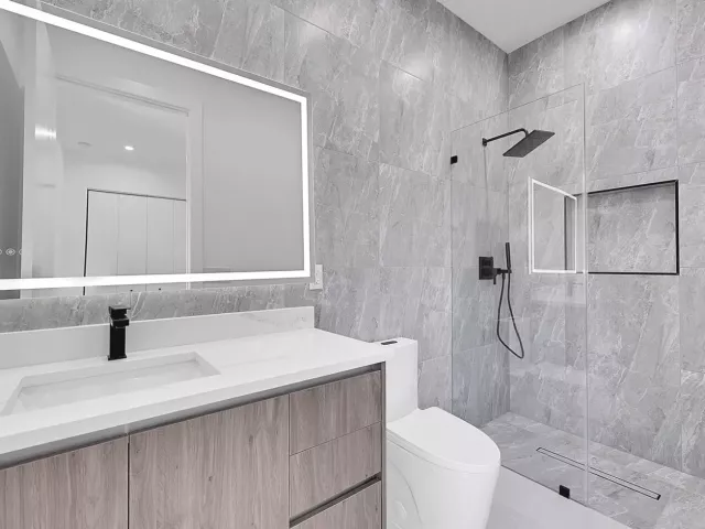 3-bedroom home for sale in Fort Lauderdale - 656 NW 21st Street - MondialRealty