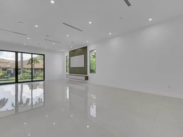 3-bedroom home for sale in Fort Lauderdale - 656 NW 21st Street - MondialRealty