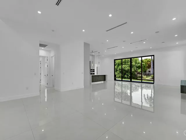 3-bedroom home for sale in Fort Lauderdale - 656 NW 21st Street - MondialRealty
