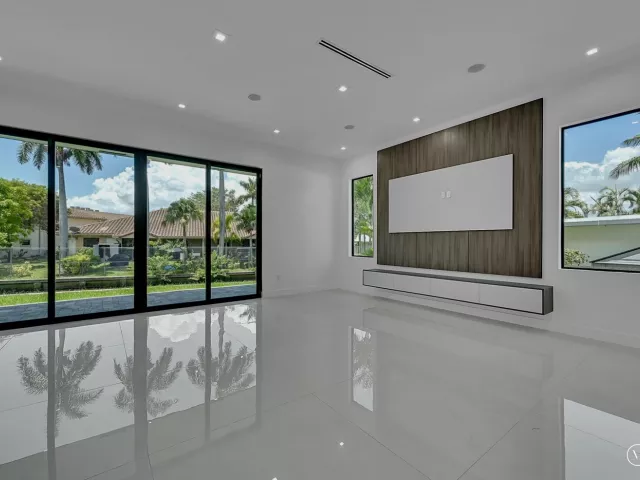 3-bedroom home for sale in Fort Lauderdale - 656 NW 21st Street - MondialRealty