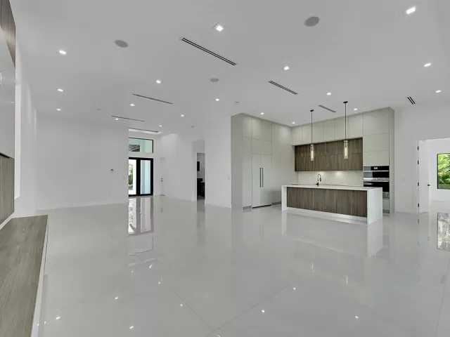 3-bedroom home for sale in Fort Lauderdale - 656 NW 21st Street - MondialRealty