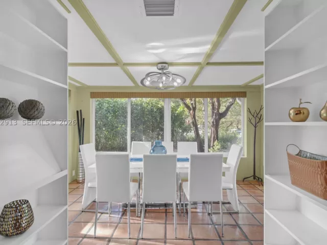 3-bedroom home for rent in Wilton Manors - 100 NE 26th Dr 100 - MondialRealty