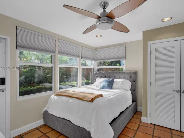 3-bedroom home for rent in Wilton Manors - 100 NE 26th Dr 100 - MondialRealty