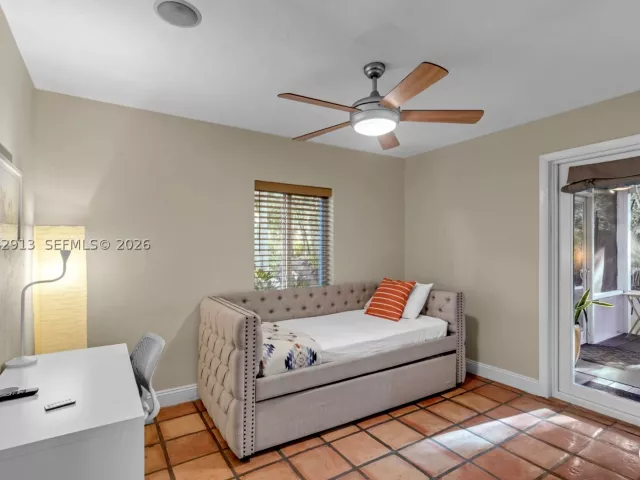 3-bedroom home for rent in Wilton Manors - 100 NE 26th Dr 100 - MondialRealty