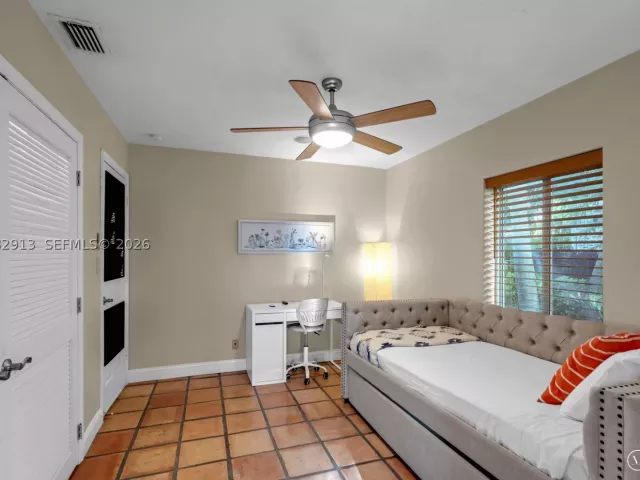 3-bedroom home for rent in Wilton Manors - 100 NE 26th Dr 100 - MondialRealty