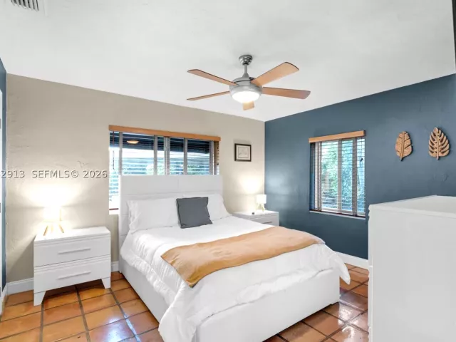 3-bedroom home for rent in Wilton Manors - 100 NE 26th Dr 100 - MondialRealty