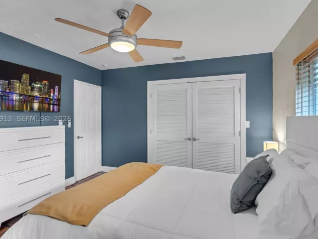 3-bedroom home for rent in Wilton Manors - 100 NE 26th Dr 100 - MondialRealty