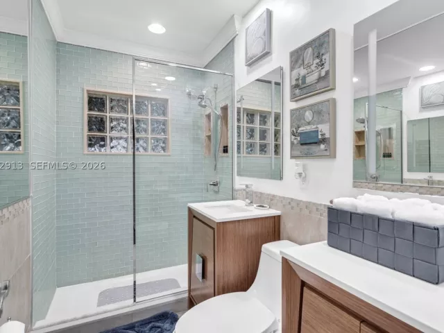 3-bedroom home for rent in Wilton Manors - 100 NE 26th Dr 100 - MondialRealty