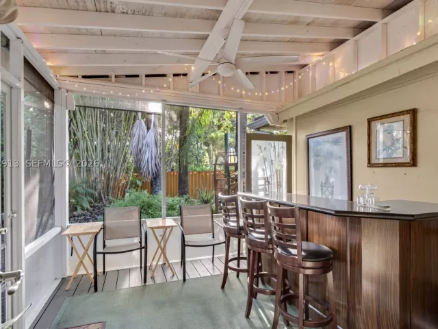 3-bedroom home for rent in Wilton Manors - 100 NE 26th Dr 100 - MondialRealty
