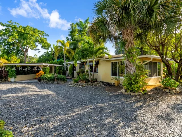 3-bedroom home for rent in Wilton Manors - 100 NE 26th Dr 100 - MondialRealty