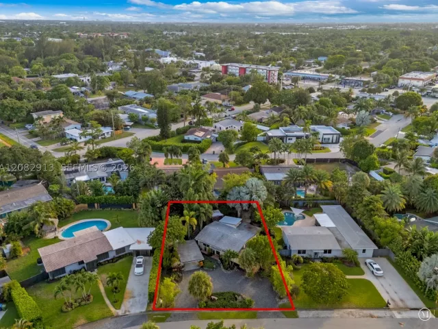 3-bedroom home for rent in Wilton Manors - 100 NE 26th Dr 100 - MondialRealty