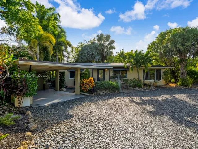 3-bedroom home for rent in Wilton Manors - 100 NE 26th Dr 100 - MondialRealty