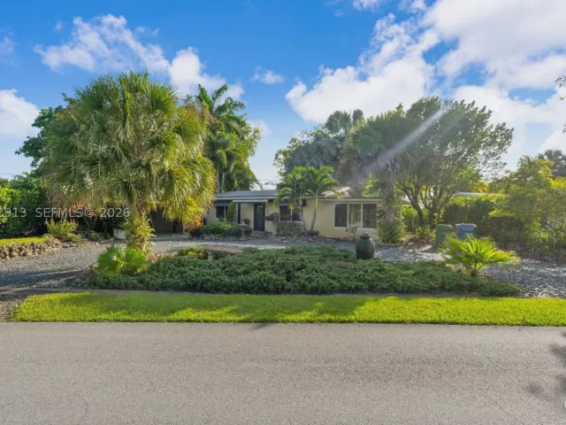 3-bedroom home for rent in Wilton Manors - 100 NE 26th Dr 100 - MondialRealty
