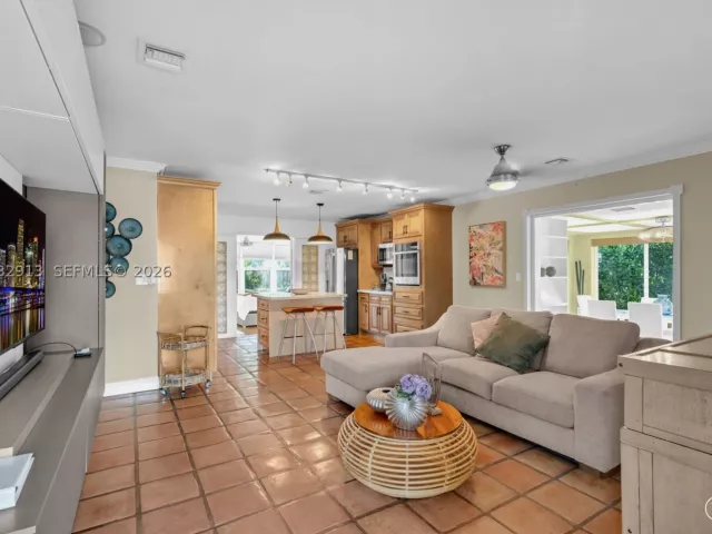 3-bedroom home for rent in Wilton Manors - 100 NE 26th Dr 100 - MondialRealty