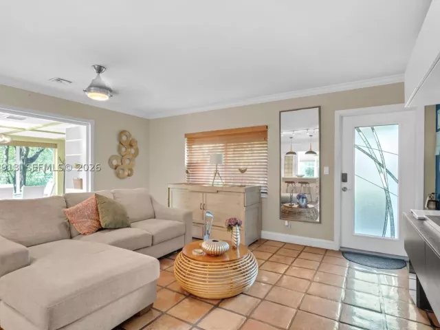 3-bedroom home for rent in Wilton Manors - 100 NE 26th Dr 100 - MondialRealty