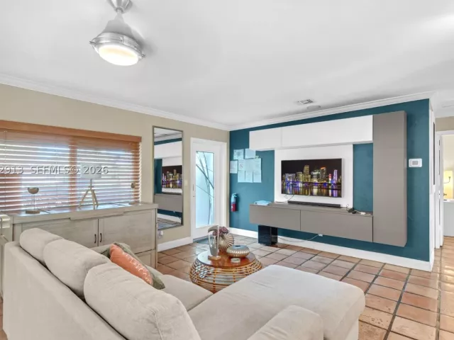 3-bedroom home for rent in Wilton Manors - 100 NE 26th Dr 100 - MondialRealty