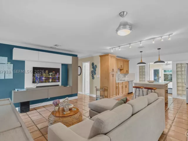 3-bedroom home for rent in Wilton Manors - 100 NE 26th Dr 100 - MondialRealty