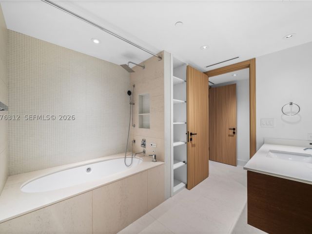3-bedroom condo for sale in Bal Harbour - 9999 Collins Ave 3F - MondialRealty