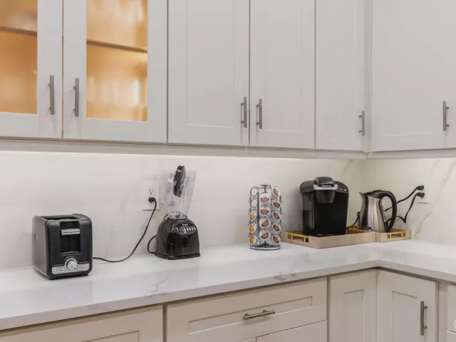 5-bedroom home for rent in Fort Lauderdale - 514 SOLAR ISLE Drive - MondialRealty