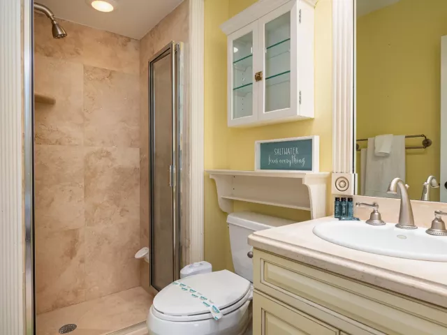 5-bedroom home for rent in Fort Lauderdale - 514 SOLAR ISLE Drive - MondialRealty