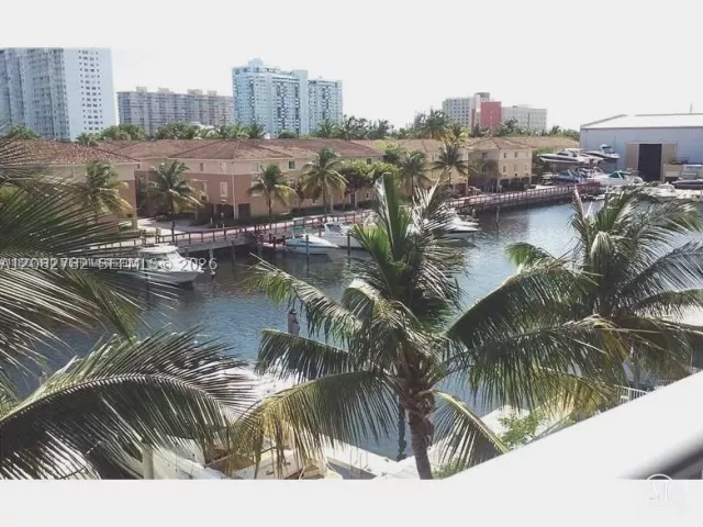2-bedroom home for rent in Aventura - 2950 NE 188th St 304 - MondialRealty