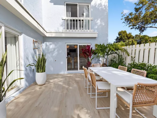 2-bedroom home for rent in Delray Beach - 1010 NE 8th Avenue 39G - MondialRealty