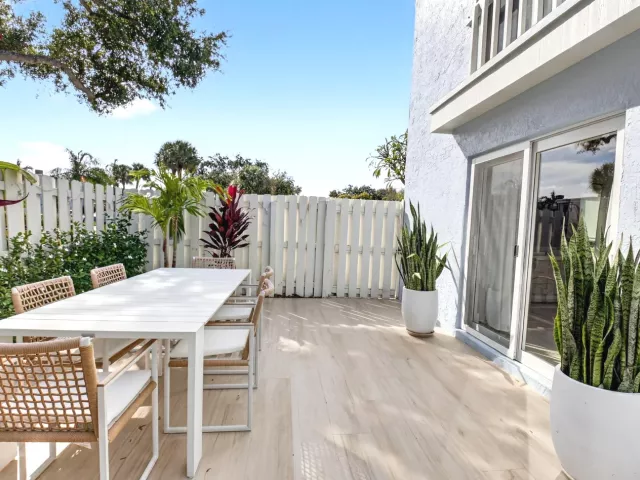 2-bedroom home for rent in Delray Beach - 1010 NE 8th Avenue 39G - MondialRealty