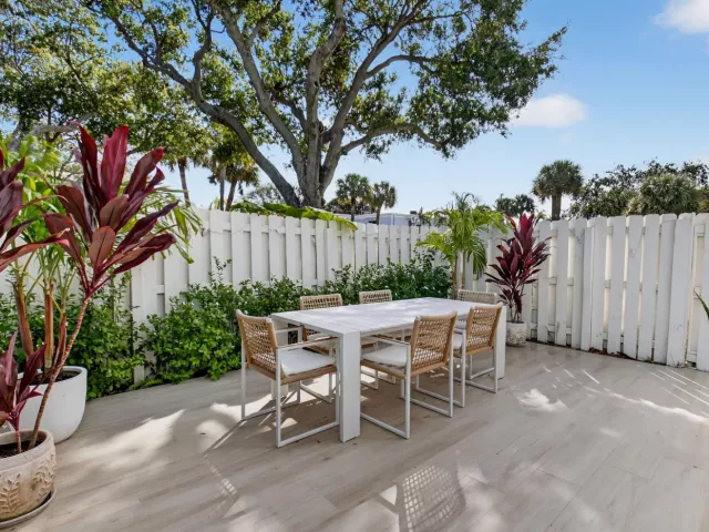2-bedroom home for rent in Delray Beach - 1010 NE 8th Avenue 39G - MondialRealty
