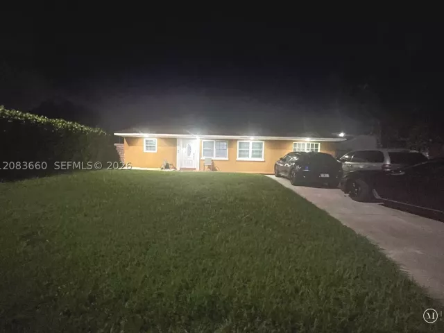 3-bedroom home for sale in Pompano Beach - 2917 NE 13th Ave - MondialRealty