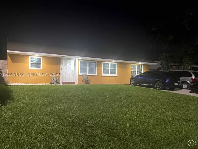 3-bedroom home for sale in Pompano Beach - 2917 NE 13th Ave - MondialRealty
