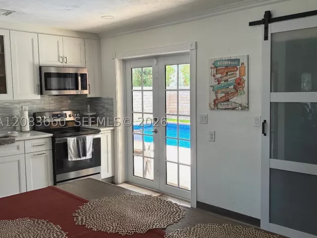 3-bedroom home for sale in Pompano Beach - 2917 NE 13th Ave - MondialRealty