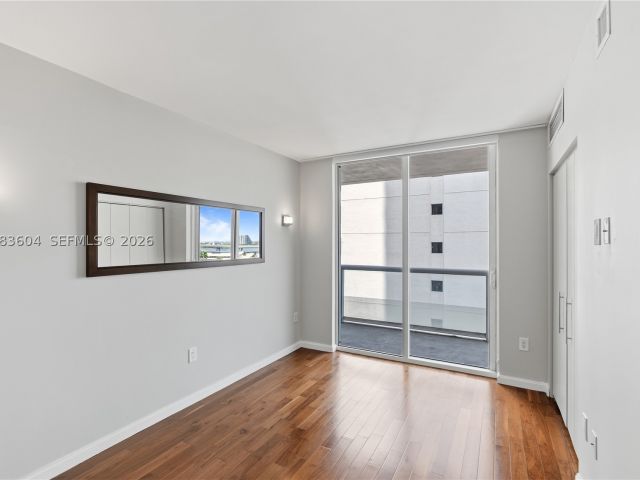 2-bedroom condo for rent in Miami - 50 BISCAYNE BLVD 902 - MondialRealty