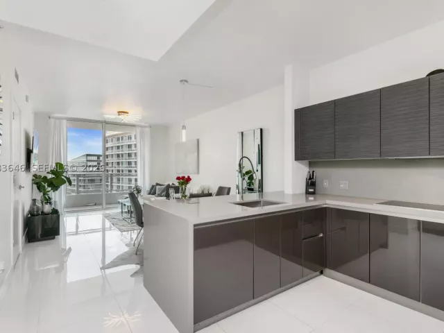 1-bedroom condo for rent in Miami - 1080 Brickell Ave 3803 - MondialRealty
