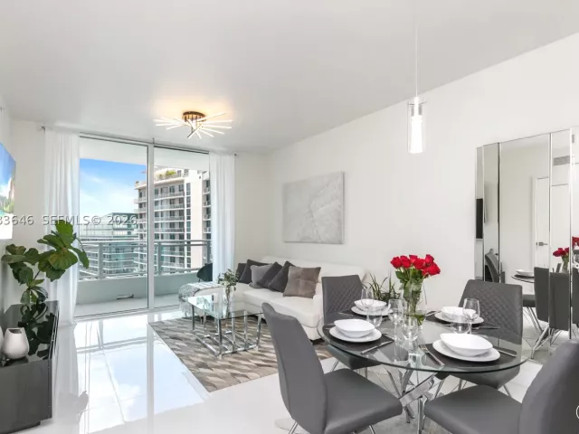 1-bedroom condo for rent in Miami - 1080 Brickell Ave 3803 - MondialRealty