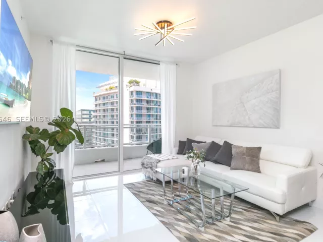 1-bedroom condo for rent in Miami - 1080 Brickell Ave 3803 - MondialRealty