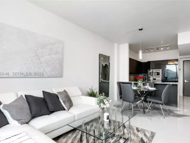 1-bedroom condo for rent in Miami - 1080 Brickell Ave 3803 - MondialRealty
