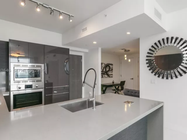 1-bedroom condo for rent in Miami - 1080 Brickell Ave 3803 - MondialRealty