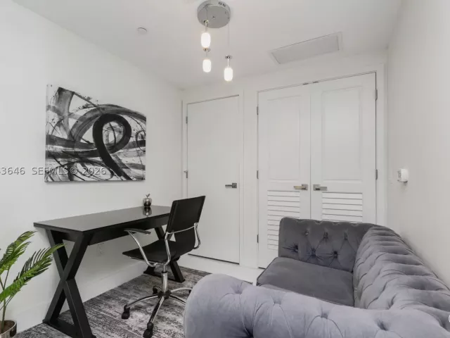 1-bedroom condo for rent in Miami - 1080 Brickell Ave 3803 - MondialRealty